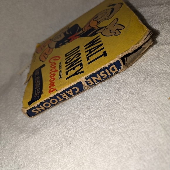 Disney Retro Mickey Mouse Yellow and Red Home Movie - Picture 6 of 7